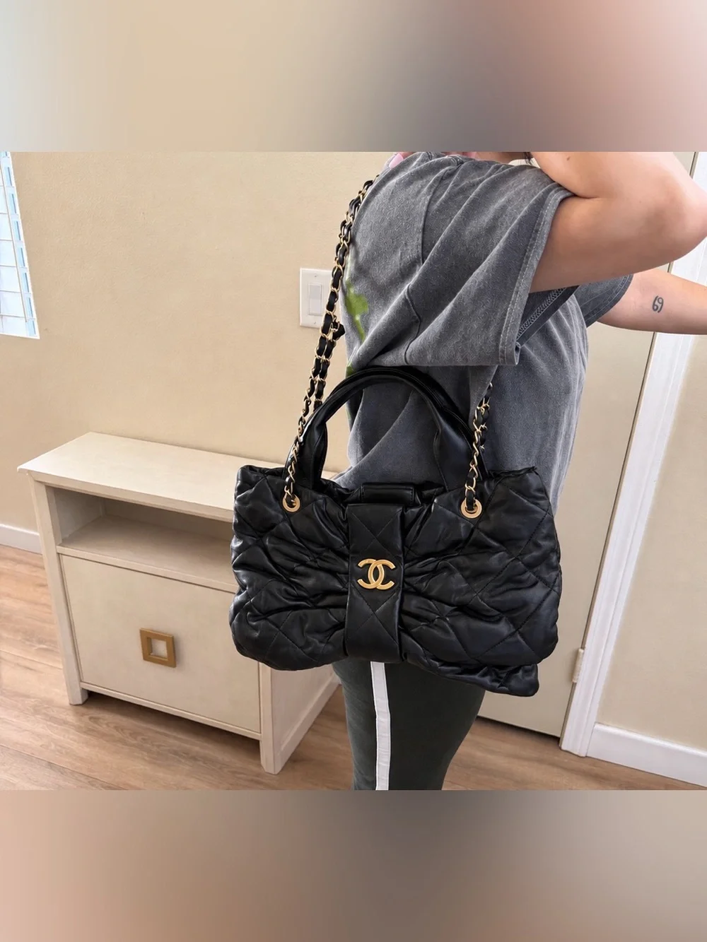 CHANEL 25k Bow Bag Medium Black Quilted Shoulder Bag with Gold CC